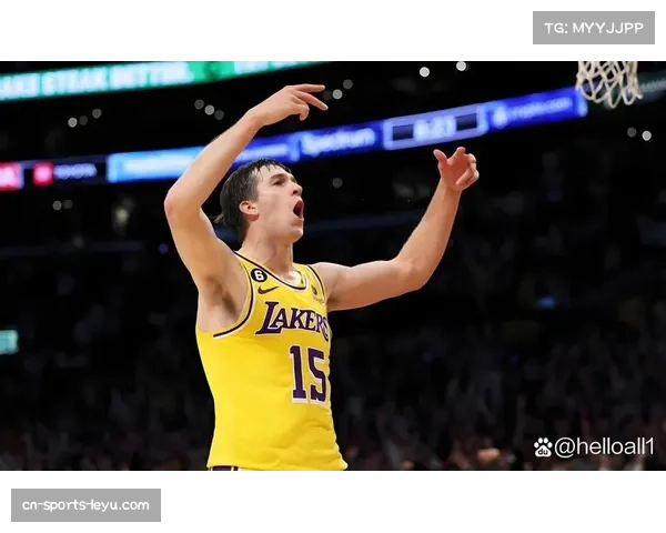 里夫斯砍下20分领衔湖人全队展现霸气表现成为球队核心 里夫斯砍下20分领衔湖人全队展现霸气表现成为球队核心